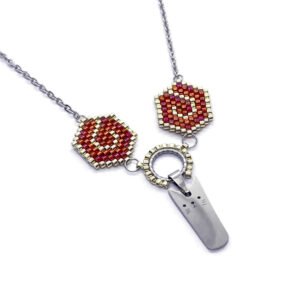 Collier Chat Kawaii artisanal - Perles en verre tissées à la main - Rouge et argent - collier acier inoxydable - cadeau fille fait main - cadeau femme fait main - bijou kawaii - collier artisanal