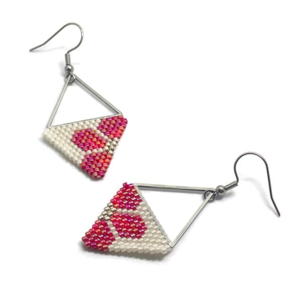 Boucles d'oreilles en perles de verre tissées - Cadeau femme fait main -Boucles d'oreilles artisanales - Perles japonaises - boucles d'oreilles légères - Boucles d'oreilles perles tissées - Fleurs rouges - Boucles d'oreilles fleurs rouges