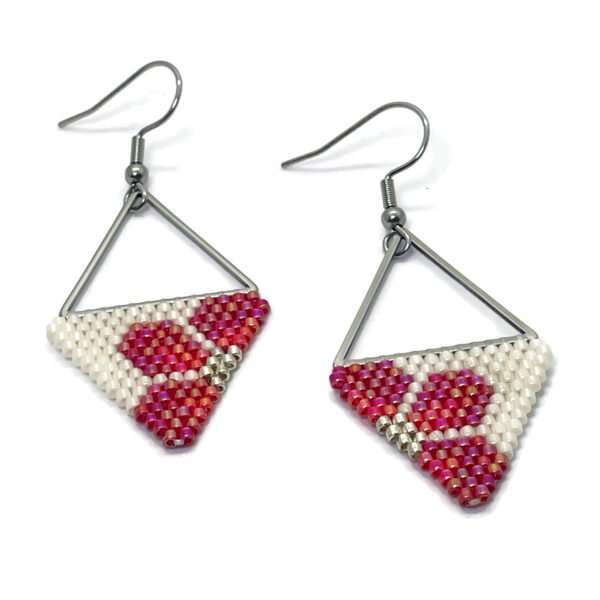 Boucles d'oreilles en perles de verre tissées - Cadeau femme fait main -Boucles d'oreilles artisanales - Perles japonaises - boucles d'oreilles légères - Boucles d'oreilles perles tissées - Fleurs rouges - Boucles d'oreilles fleurs rouges