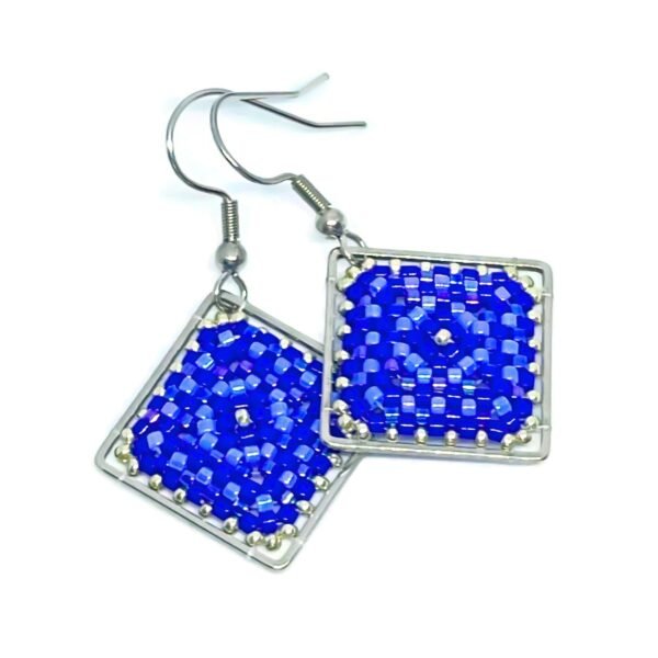 Boucles d'oreilles artisanales en perles de verre japonaises – Motif carré en acier inoxydable – Image 10