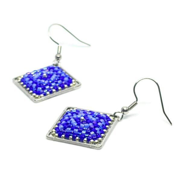 Boucles d'oreilles artisanales en perles de verre japonaises – Motif carré en acier inoxydable – Image 9